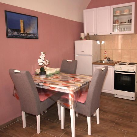 סנג' Studio Apartman Maro מראה חיצוני תמונה